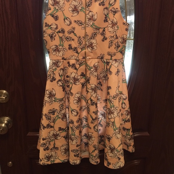 Floral dress - Picture 4 of 4